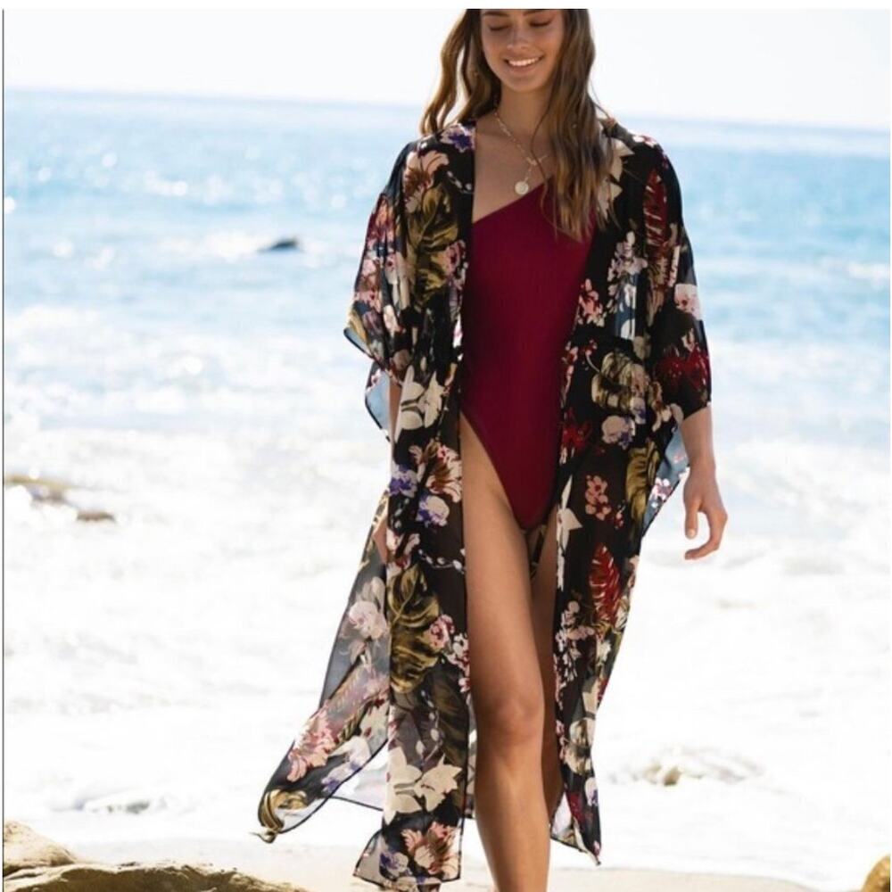 New WALTER BAKER Tulum Black Floral Caftan Swimsuit Cover-Up Duster One Size